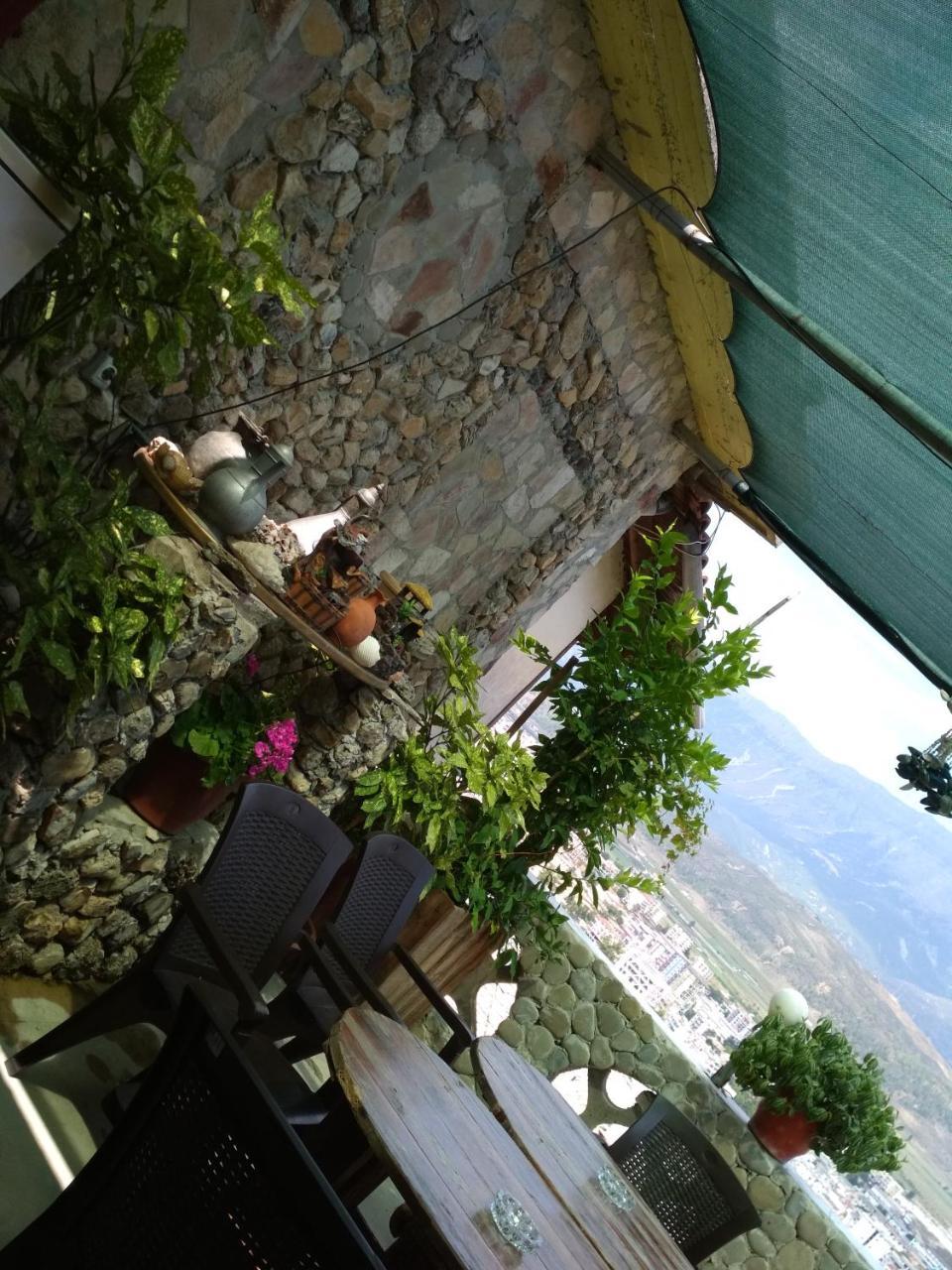 Karafil Guesthouse Gjirokastër Exteriér fotografie