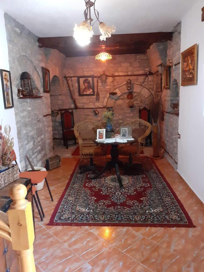 Karafil Guesthouse Gjirokastër Exteriér fotografie